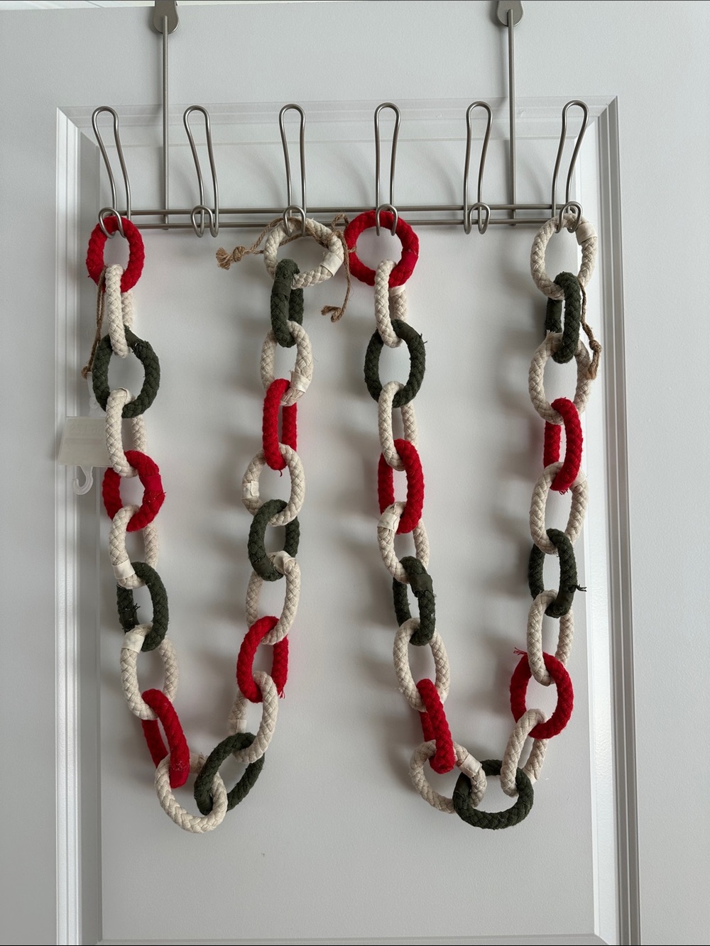Ashland Red, Olive Green & Cream Rope Link Garland